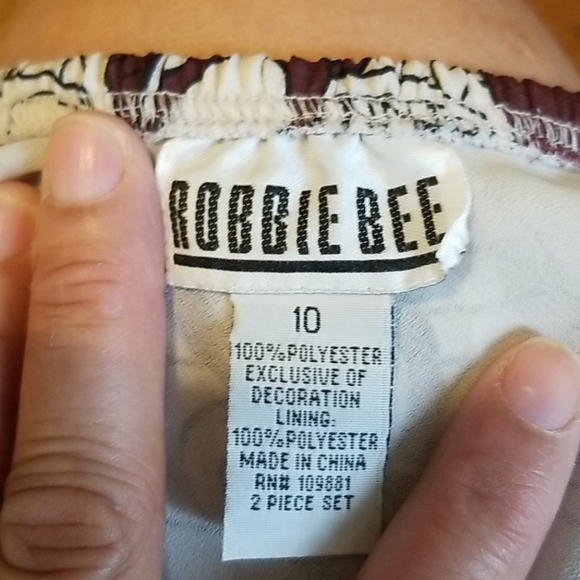 Robie Bee Skirt and Blouse Set - Picture 6 of 10